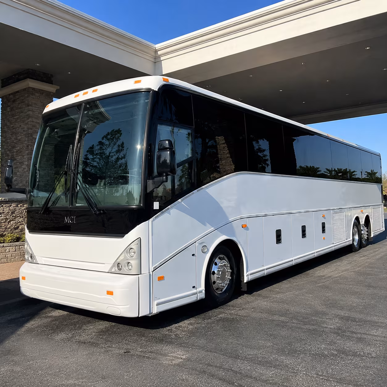 bus rental options for queens trips